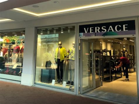 versace kleding outlet|Meer.